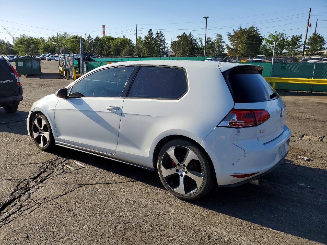 2016 Volkswagen Gti VIN 3VWTT7AU0GM002978 photo 2