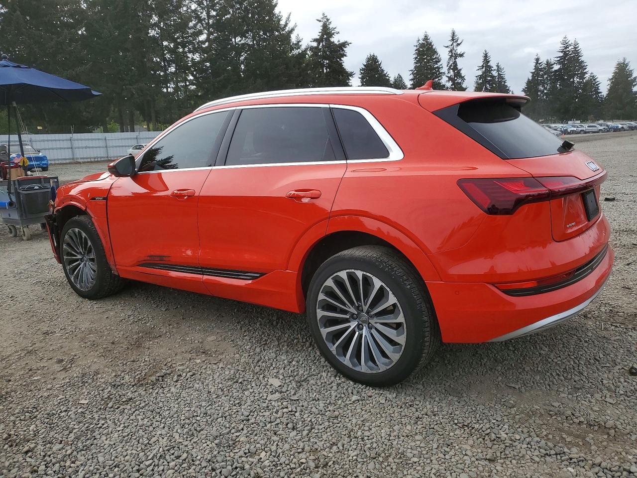 2019 Audi E-tron VIN WA1VABGE8KB011412 photo 2