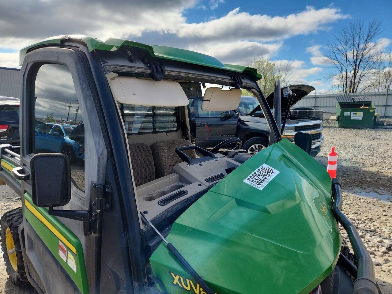 2018 JOHN Xuv835r VIN 1M0835RAJJM011693 photo 10