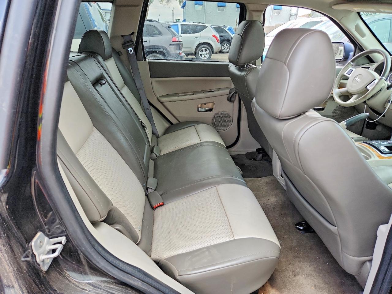 2008 Jeep Cherokee VIN 1J8HR582X8C211625 photo 11