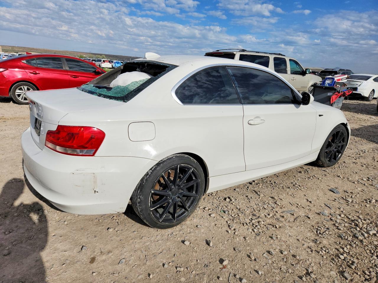 2013 BMW 1 series VIN WBAUP9C58DVS95279 photo 3