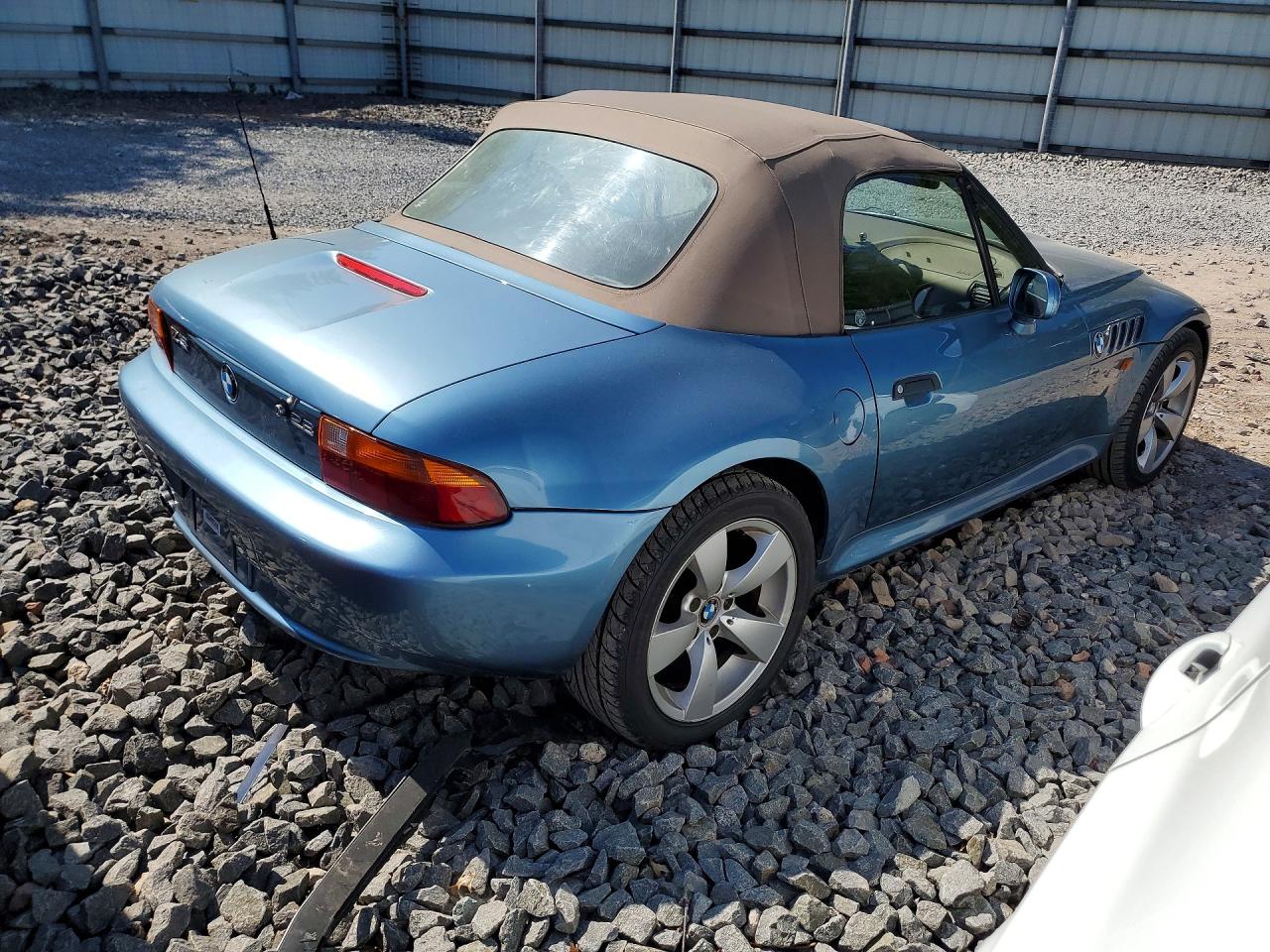 1997 BMW Z3 VIN 4USCJ3327VLC02507 photo 3