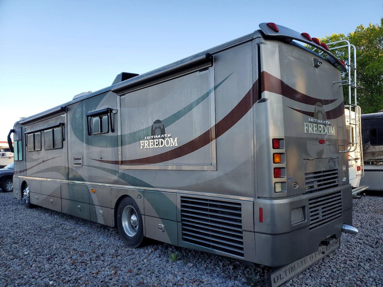 2004 SPARTAN All other VIN 4VZBR1D944C047192 photo 3