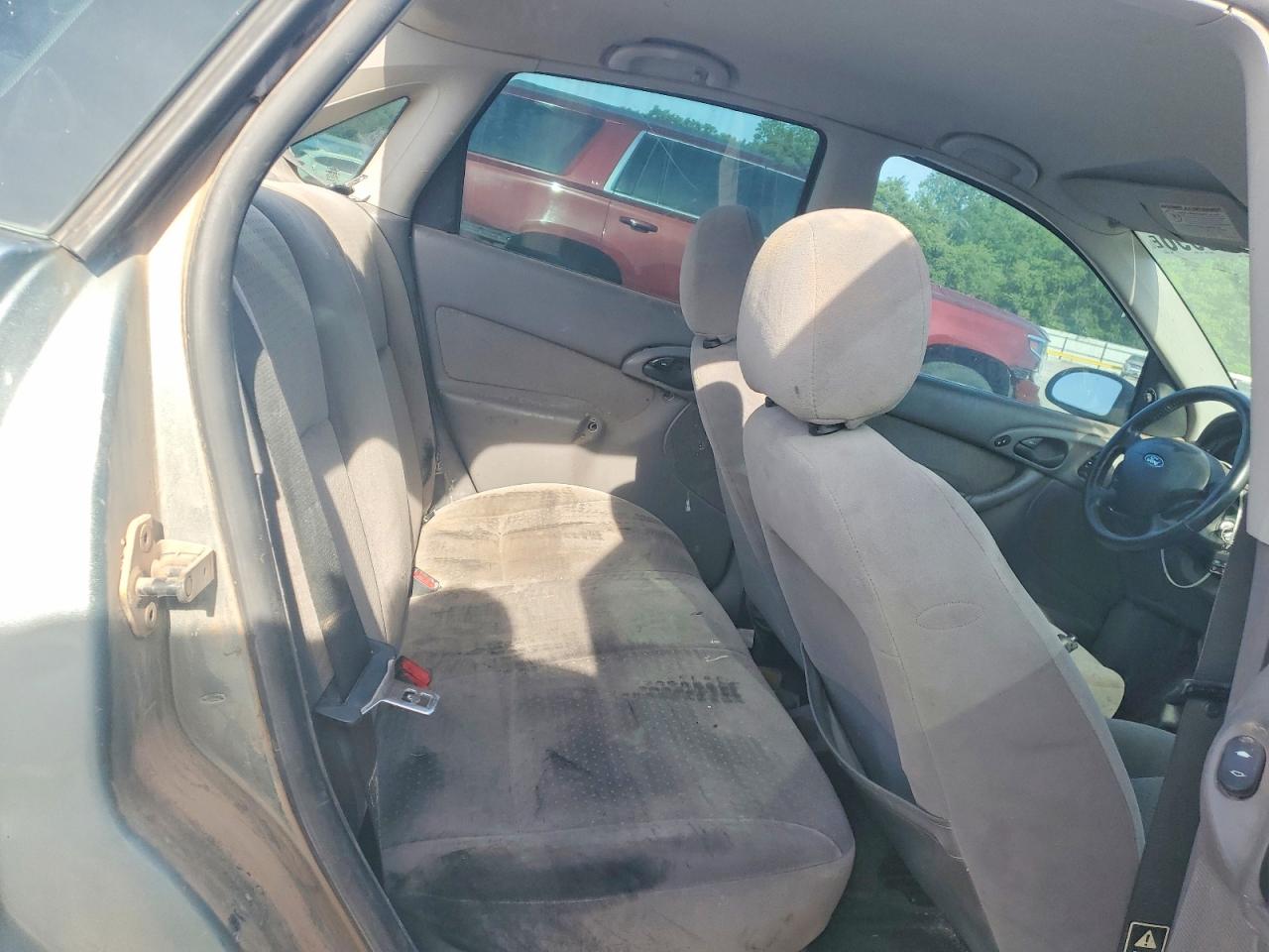 2003 Ford Focus VIN 1FAHP38333W200358 photo 10