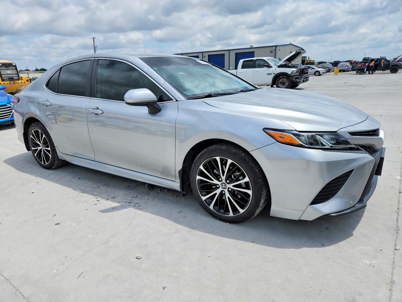 2019 Toyota Camry VIN 4T1B11HK2KU711112 photo 4