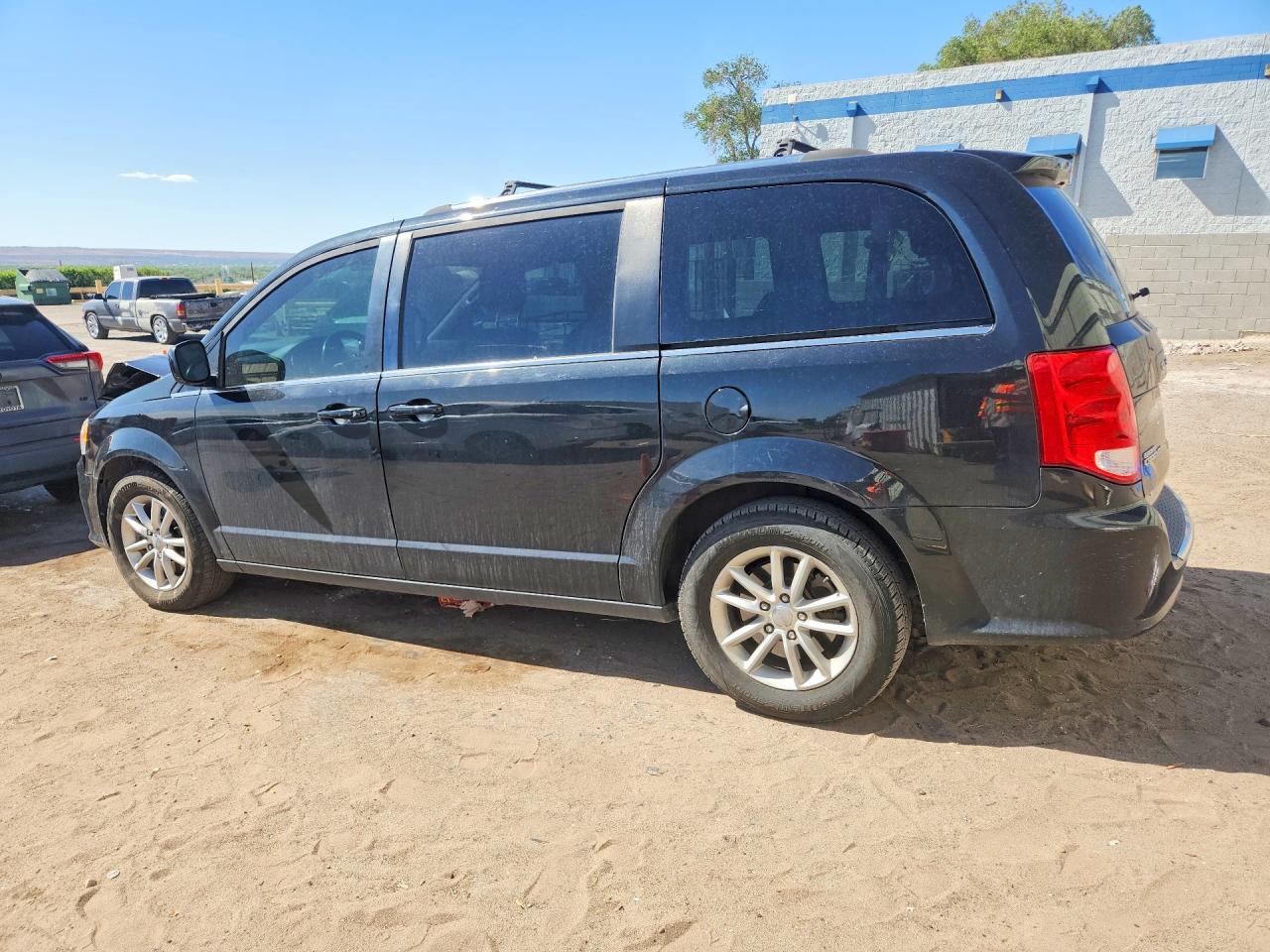 2019 Dodge Caravan VIN 2C4RDGCGXKR562882 photo 2