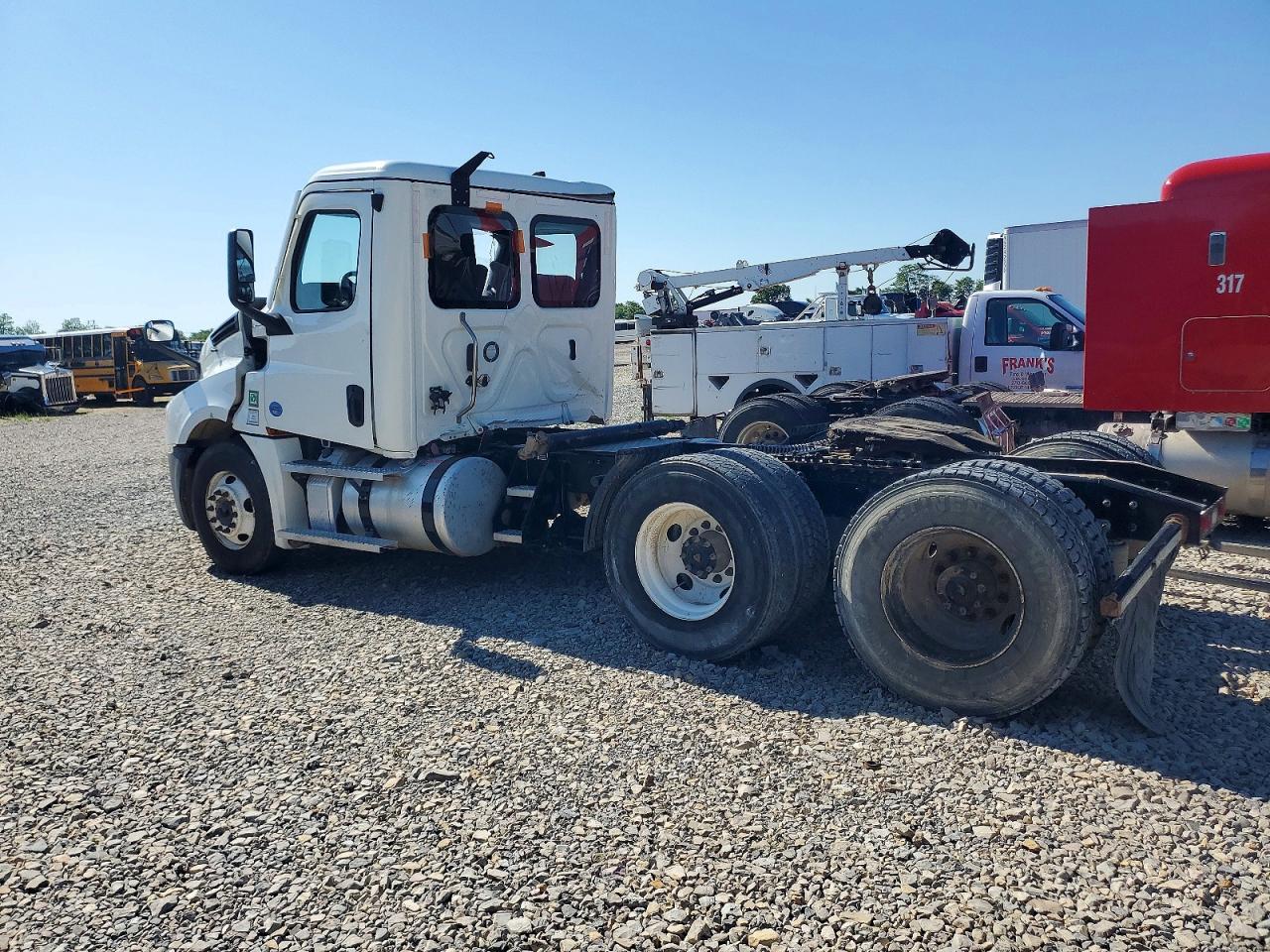 2024 FREIGHTLINER All other VIN 3AKJHLDV0RSUS8115 photo 3
