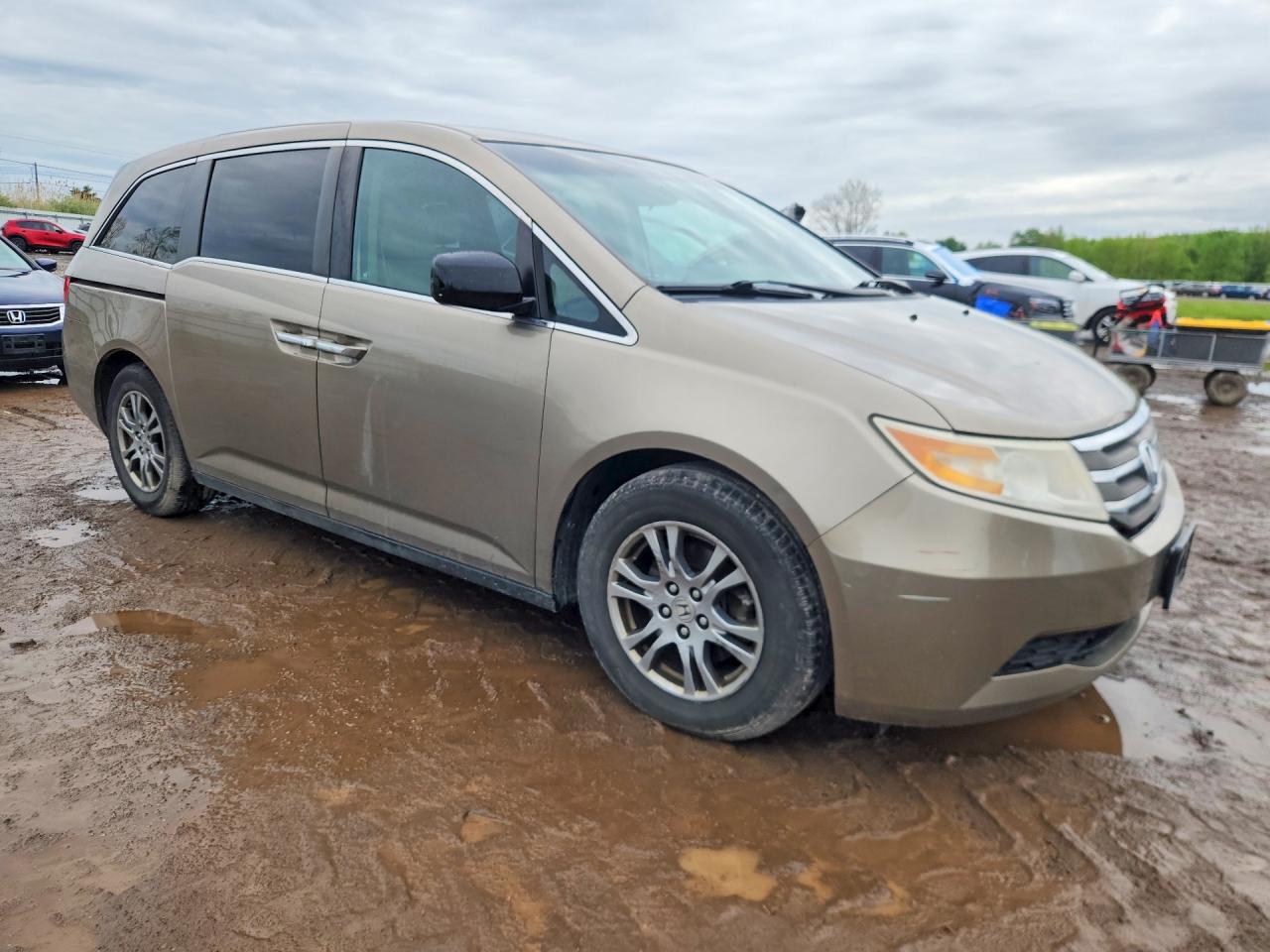 2011 Honda All models VIN 5FNRL5H4XBB028864 photo 4
