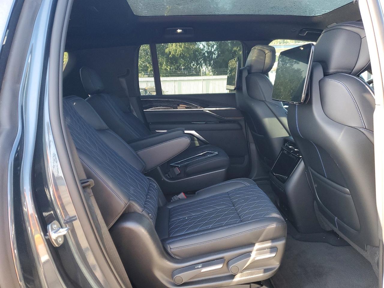 2026 Cadillac All other VIN 1GYLELKL6TU102577 photo 11