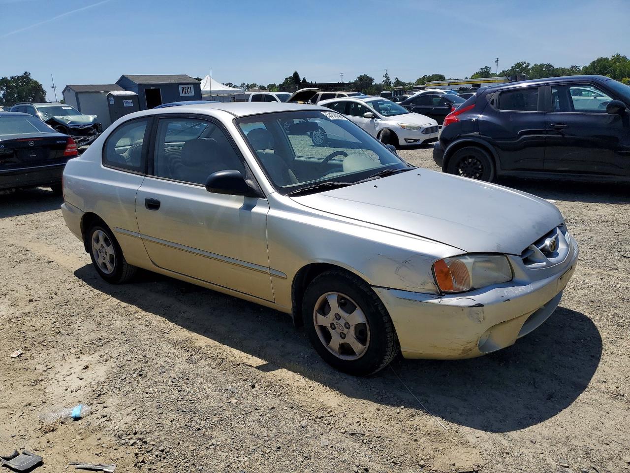 2000 Hyundai Accent VIN KMHCG35G2YU043819 photo 4