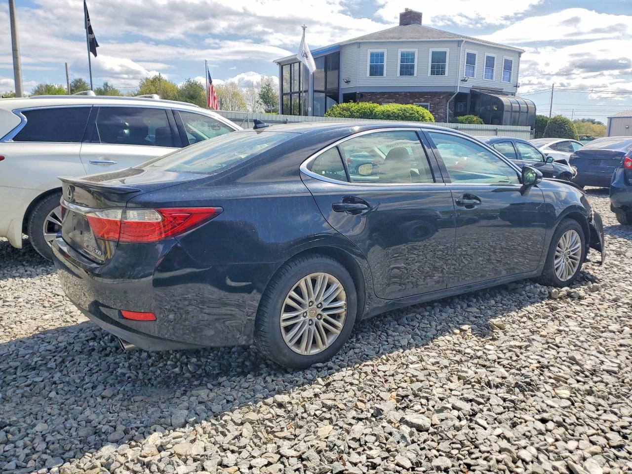 2014 Lexus ES350 VIN JTHBK1GG4E2107168 photo 3