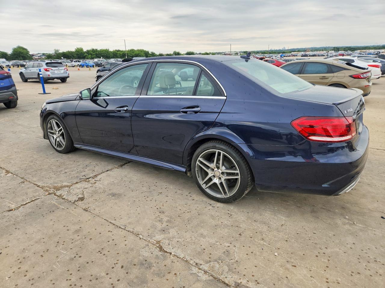 2016 Mercedes-Benz E-class VIN WDDHF8JB5GB231769 photo 2
