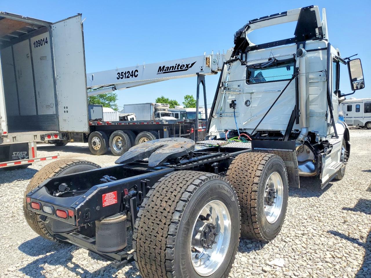 2026 Volvo All other VIN 4V4WC9DH8TN713536 photo 4