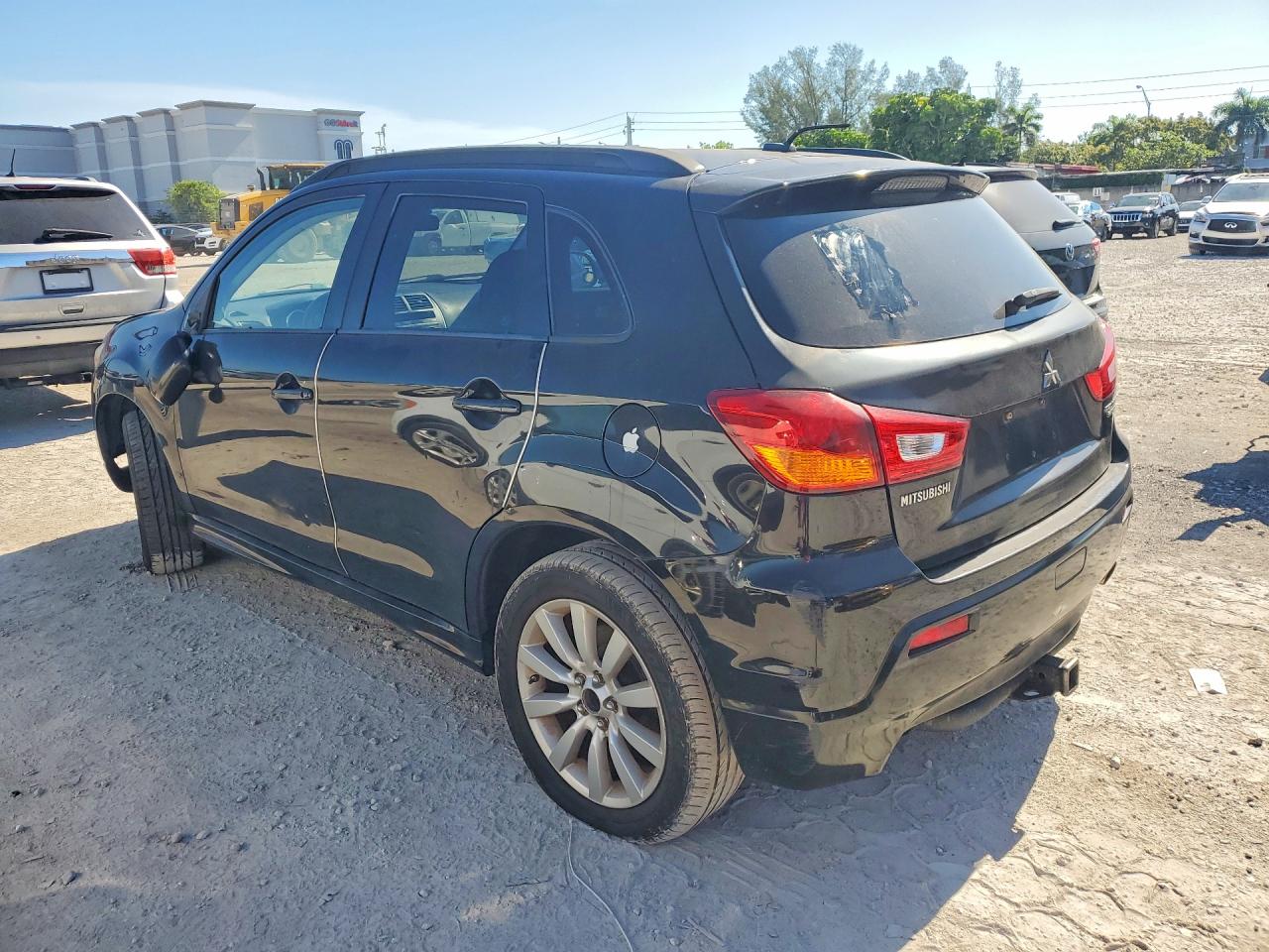 2011 Mitsubishi Outlander VIN JA4AP4AUXBZ015395 photo 2