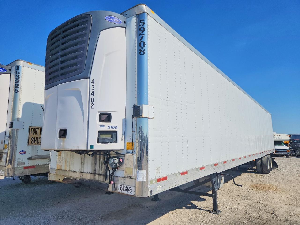 2010 UTILITY All models VIN 1UYVS253XAM935441 photo 2