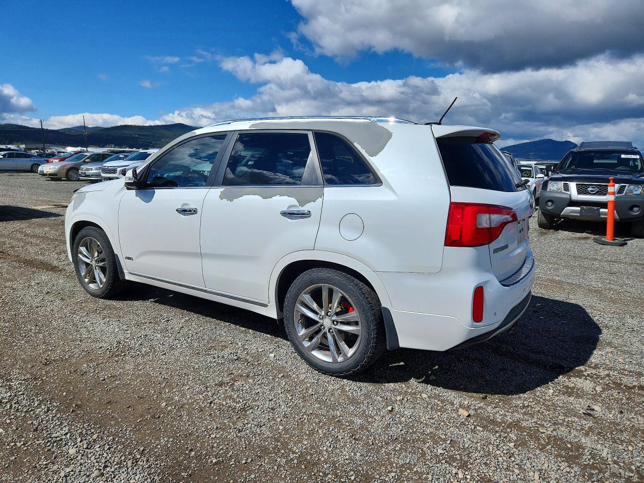 2014 KIA Sorento VIN 5XYKWDA75EG488079 photo 2