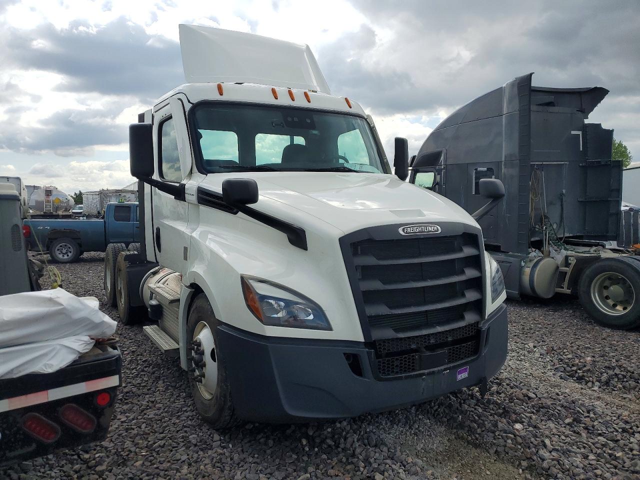 2022 FREIGHTLINER All other VIN 3AKJHLDV4NSMS8368 photo 1