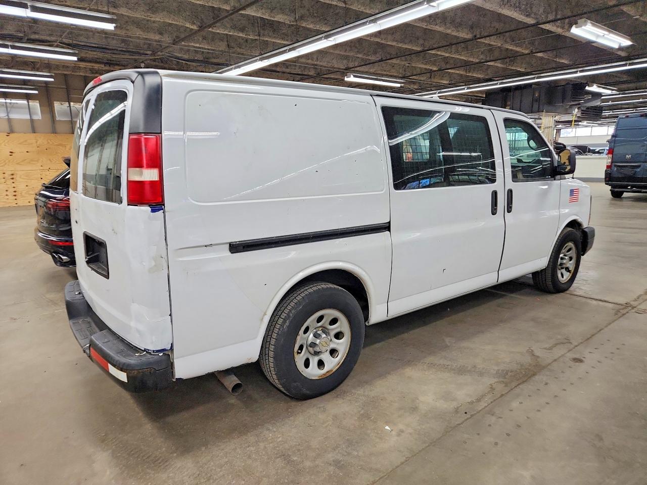 2014 CHEV Express VIN 1GCSGAFX7E1169111 photo 3