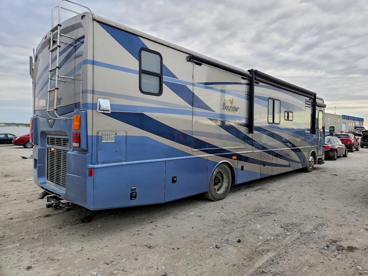 2008 FLEETWOOD Bounder VIN 4UZACJDT48CAD1620 photo 4