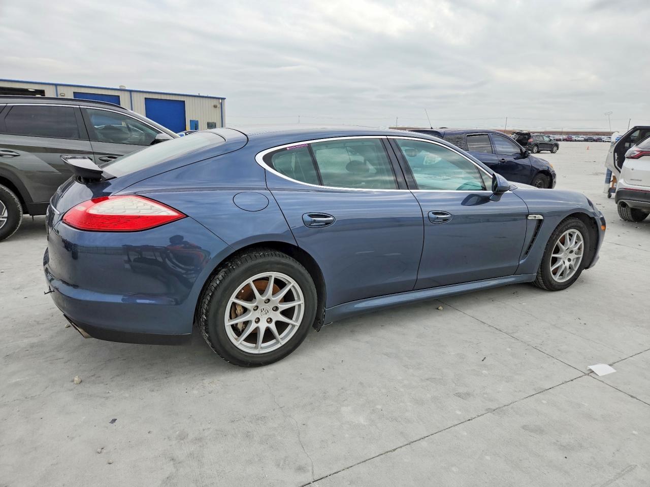 2010 PORSCHE Panamera VIN WP0AB2A72AL063977 photo 3