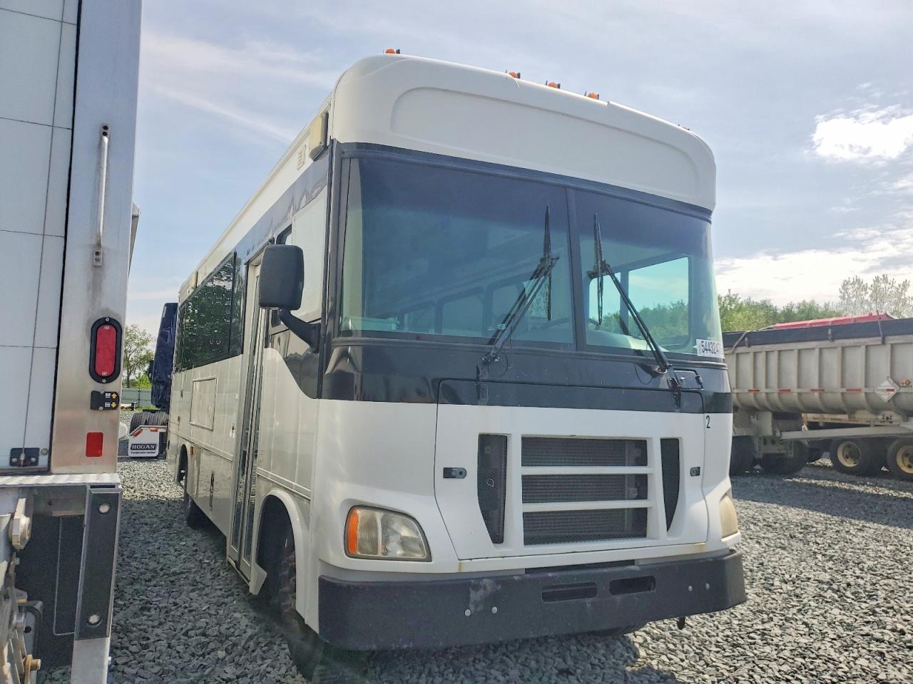 2013 FREIGHTLINER All other VIN 4UZADEDT1DCFF1403 photo 1