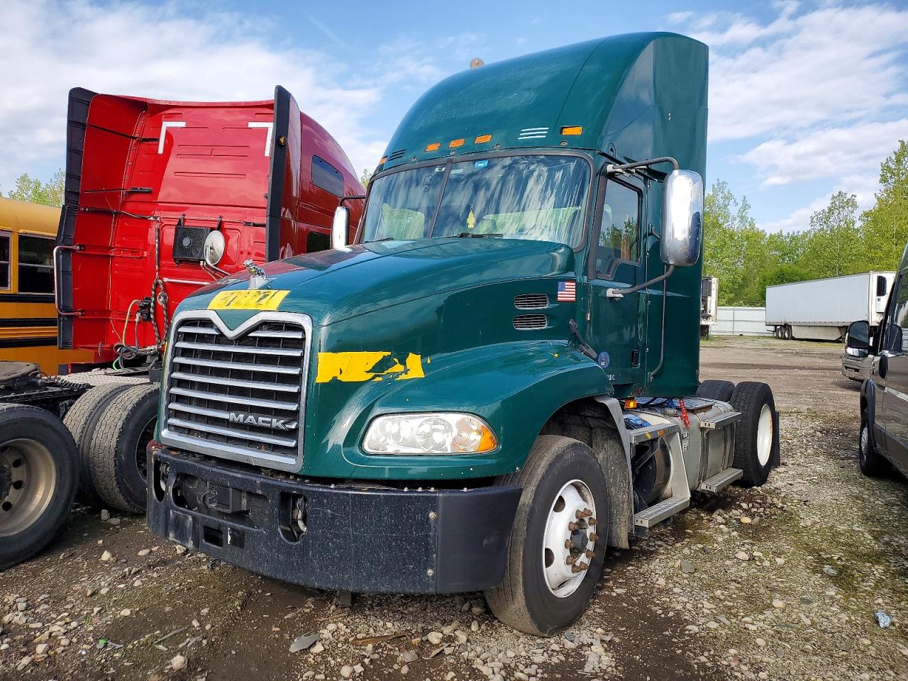 2018 MACK All other VIN 1M1AW01X9JM010552 photo 2