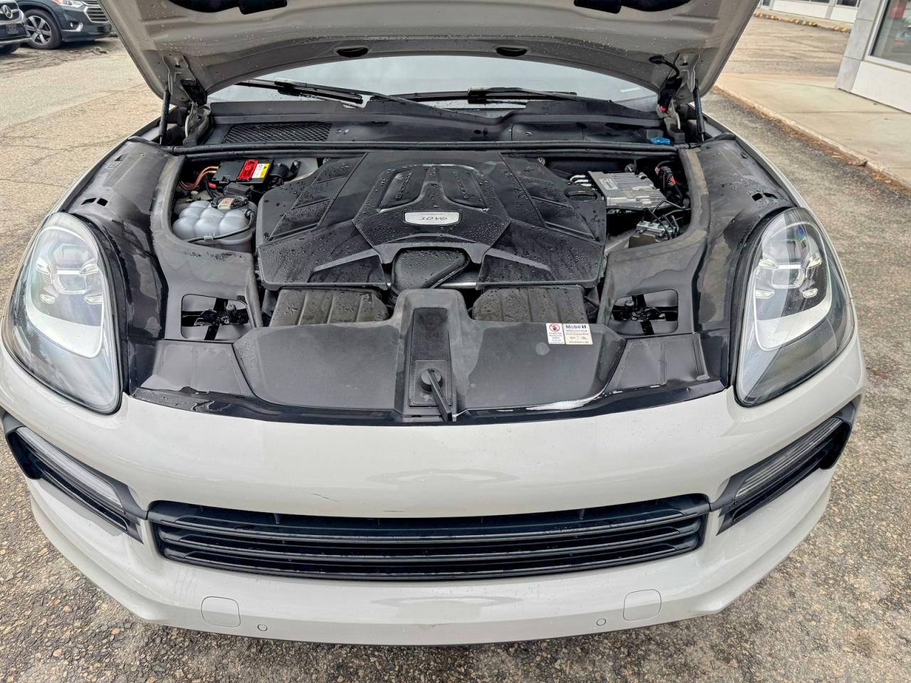 2021 Porsche Cayenne VIN WP1BA2AY1MDA41241 photo 10