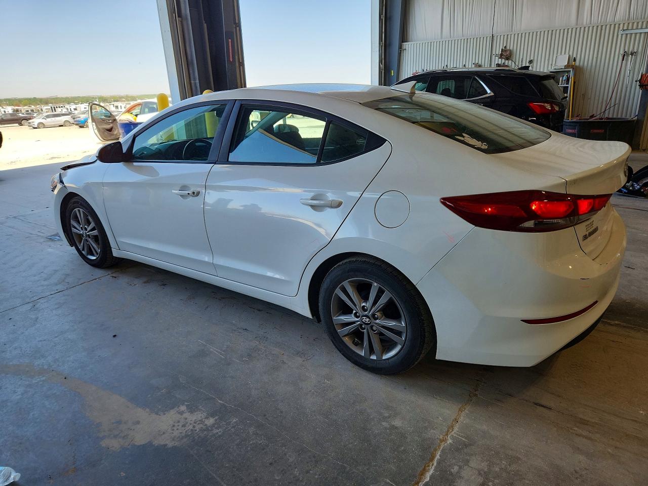 2017 Elantra VIN 5NPD84LF8HH201029 photo 2