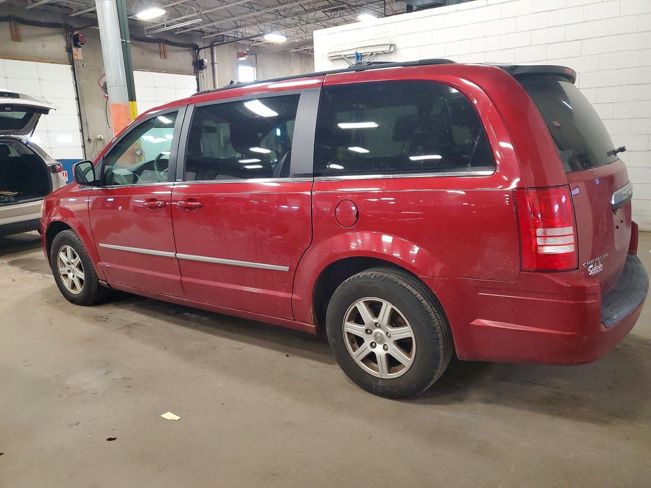 2010 Chrysler Minivan VIN 2A4RR5D18AR150999 photo 2