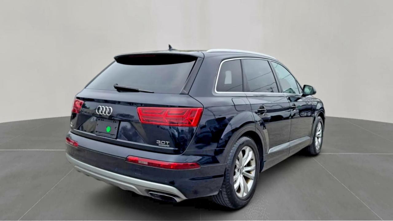 2017 Audi Q7 VIN WA1LAAF7XHD031470 photo 4