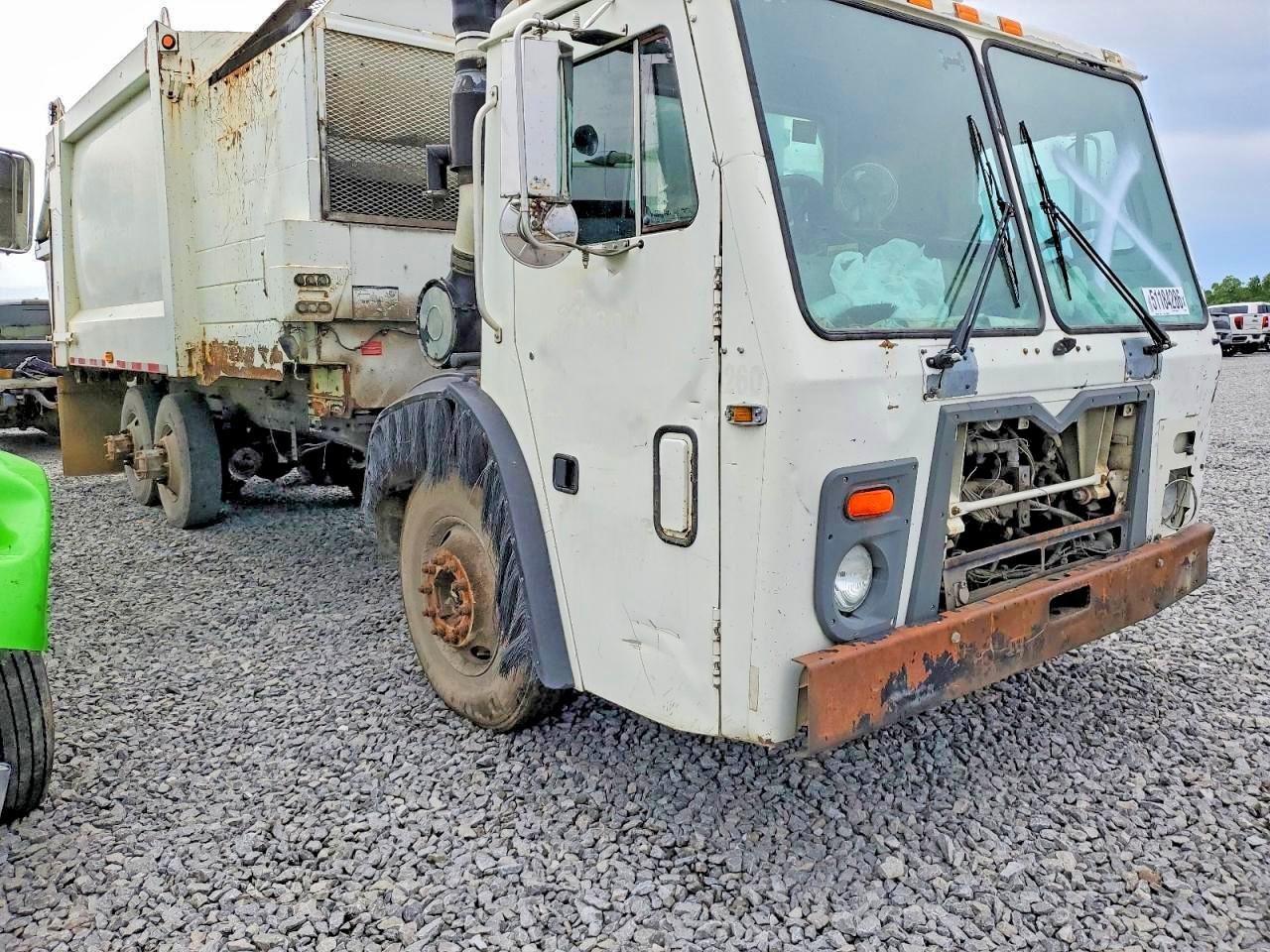 2011 MACK All other VIN 1M2AU02C5BM005492 photo 9