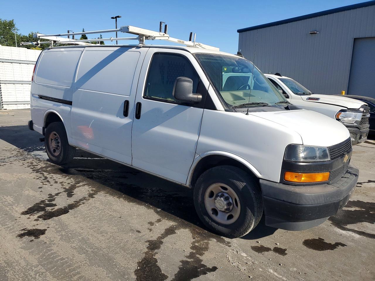 2020 CHEV Express VIN 1GCWGAFP7L1185758 photo 4