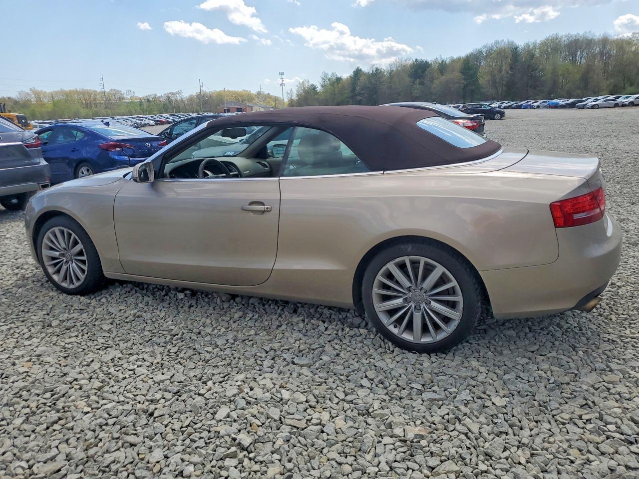 2011 Audi A5 VIN WAULFAFH3BN004464 photo 2
