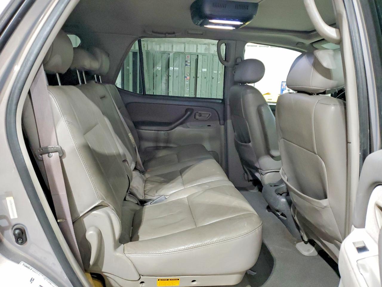2001 Toyota Sequoia VIN 5TDBT44A51S037957 photo 10