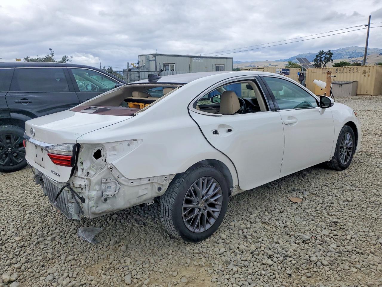 2018 Lexus ES350 VIN 58ABK1GG0JU094987 photo 3