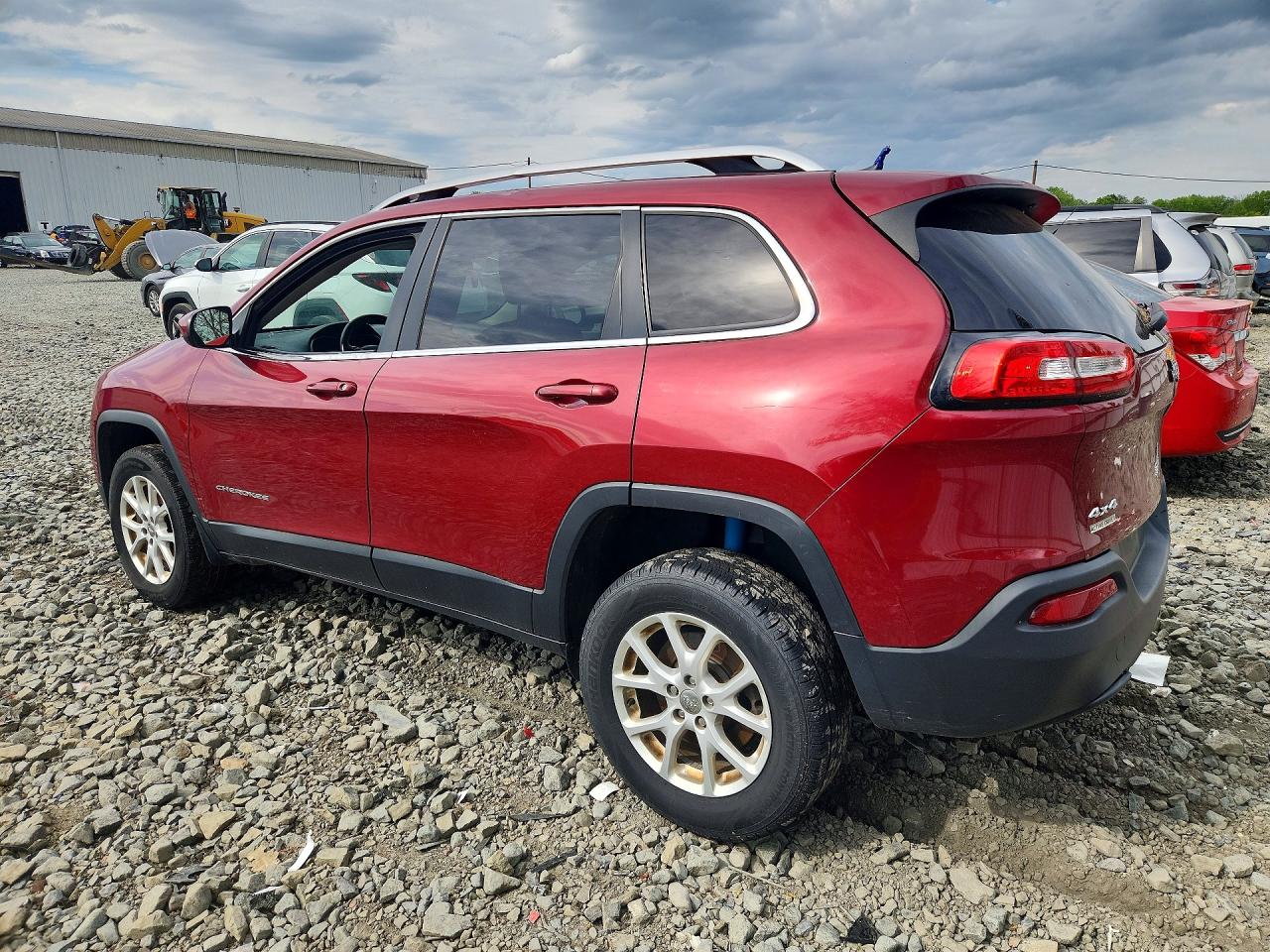 2016 Jeep Cherokee VIN 1C4PJMCB0GW179017 photo 2