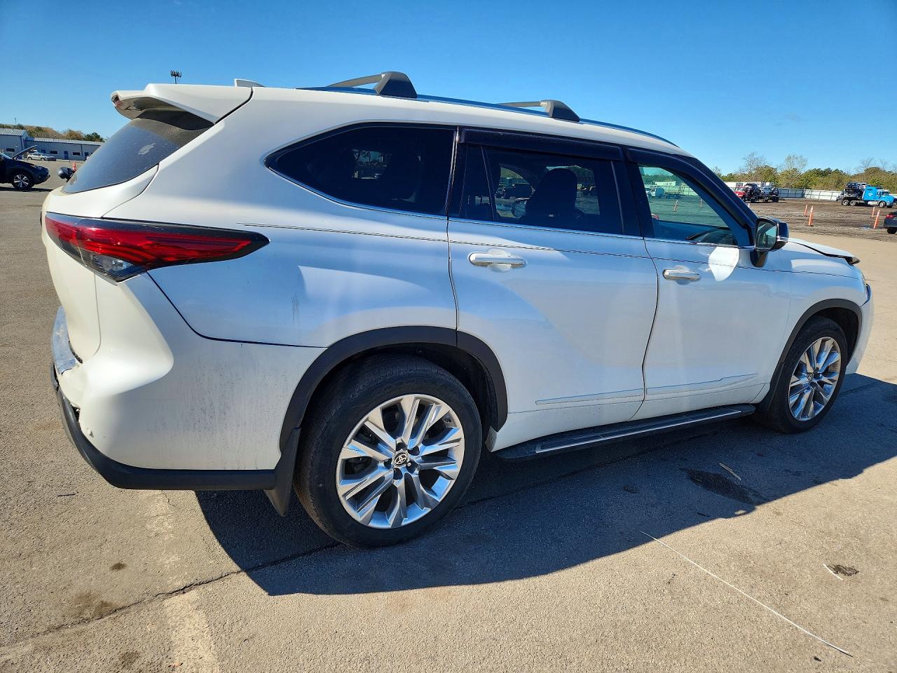 2020 Toyota Highlander VIN 5TDDZRBH1LS033542 photo 3