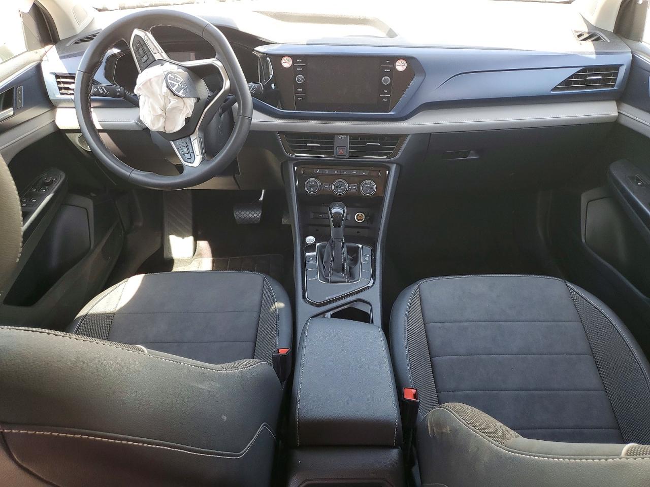 2024 Volkswagen All other VIN 3VVSX7B25RM022597 photo 8