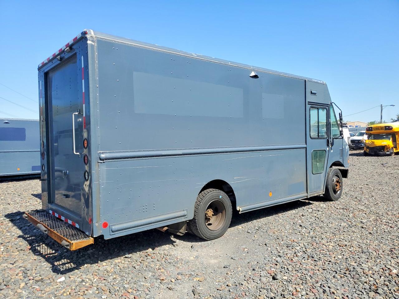 2021 FREIGHTLINER All other VIN 4UZAC2EA6MCMN0194 photo 3