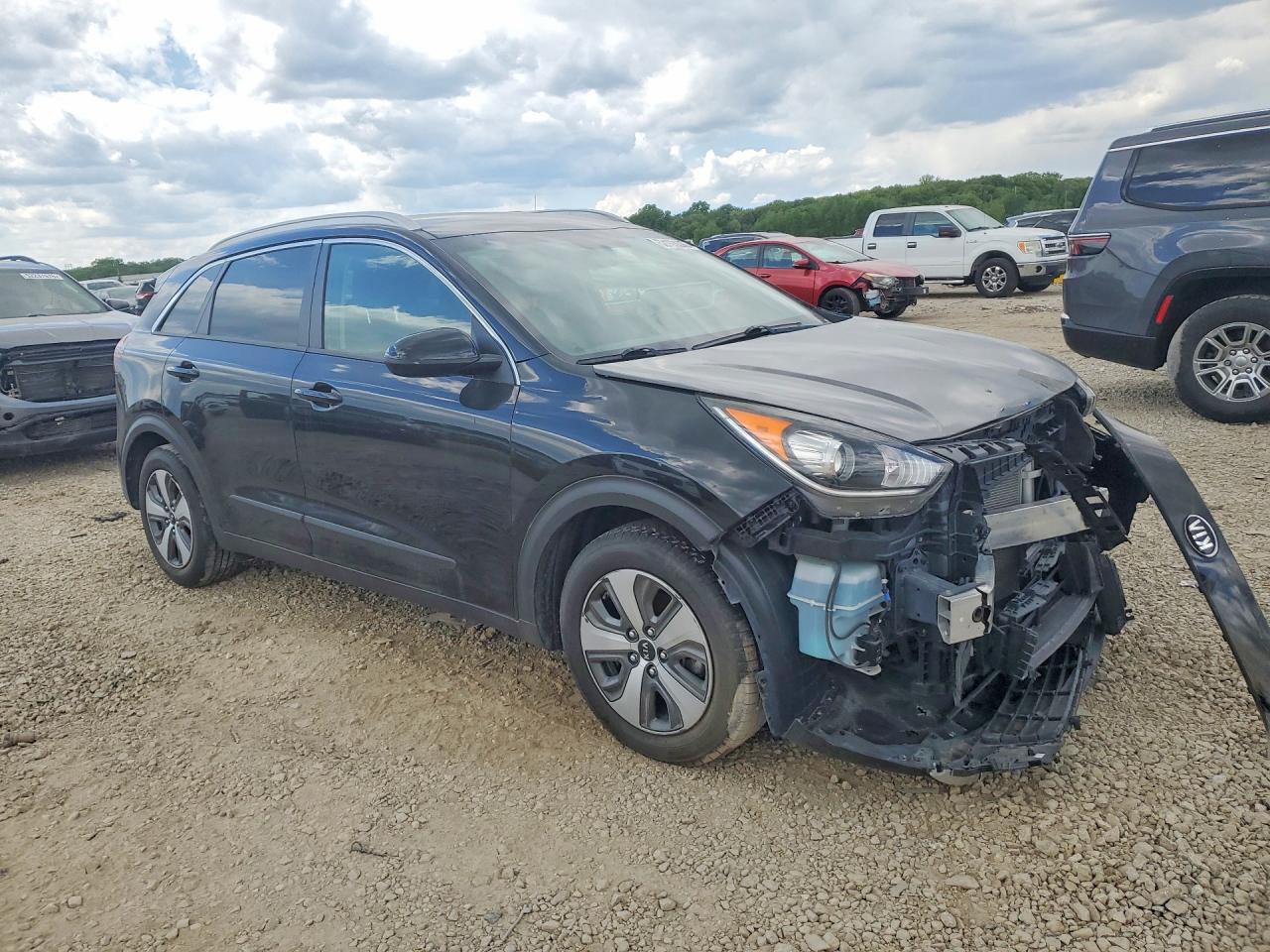 2018 Kia Niro VIN KNDCB3LC9J5136663 photo 4