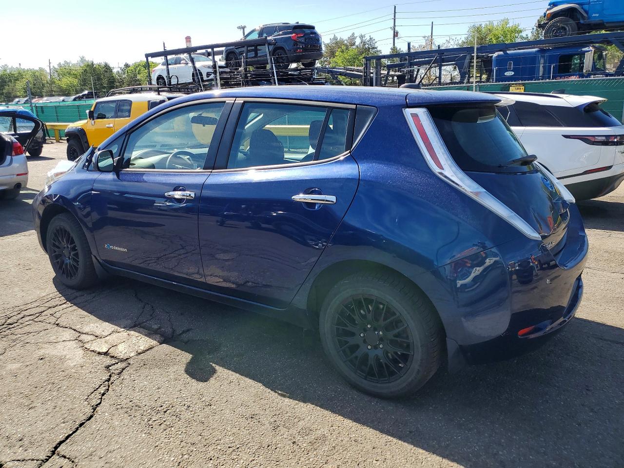 2017 Nissan Leaf VIN 1N4BZ0CP1HC310701 photo 2