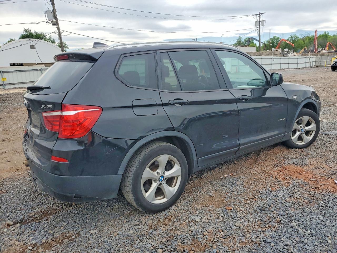 2011 BMW X3 VIN 5UXWX5C59BL707592 photo 3