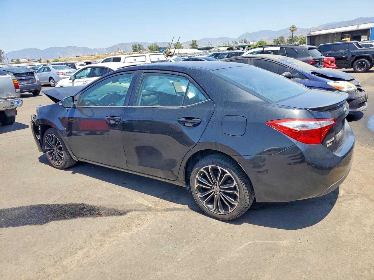 2015 Toyota Corolla VIN 2T1BURHE6FC323372 photo 2