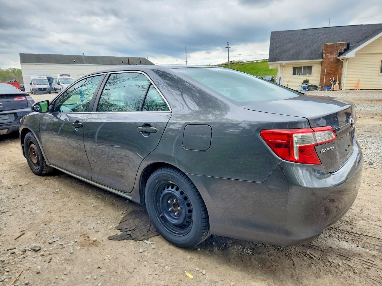 2013 Toyota Camry VIN 4T1BF1FK5DU285424 photo 2