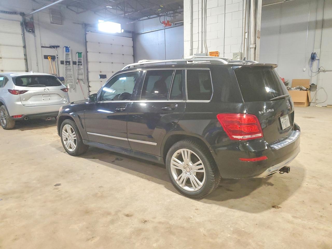 2015 Mercedes-Benz Glk-class VIN WDCGG0EB1FG342961 photo 2