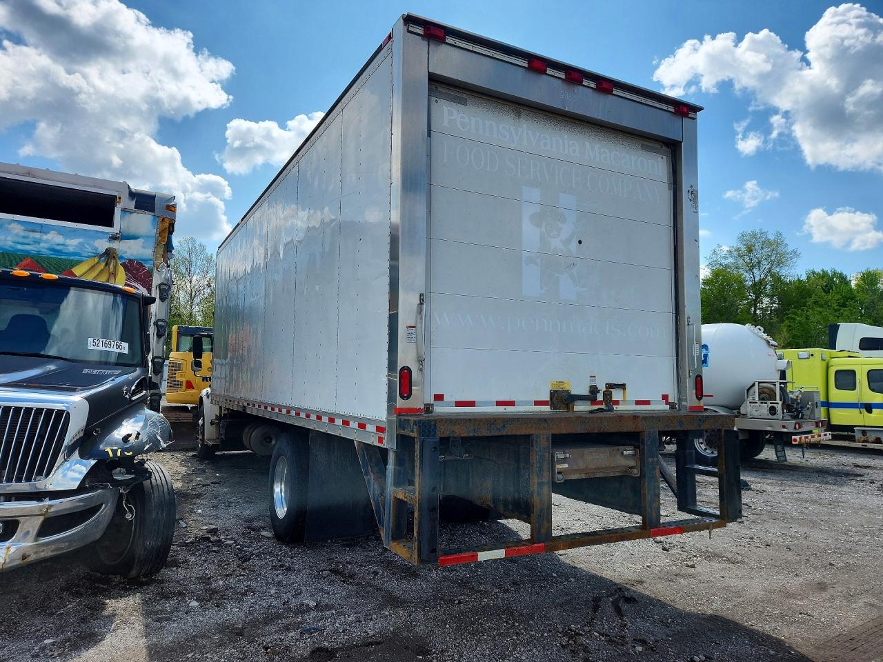2019 FREIGHTLINER All other VIN 3ALACWFC0KDLD3454 photo 2