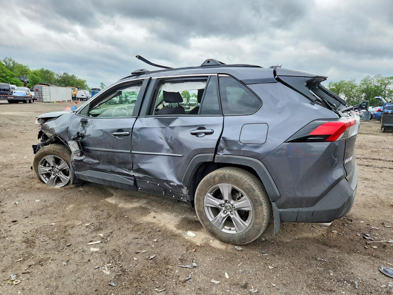 2023 Toyota Rav4 VIN JTMRWRFV8PD177749 photo 2