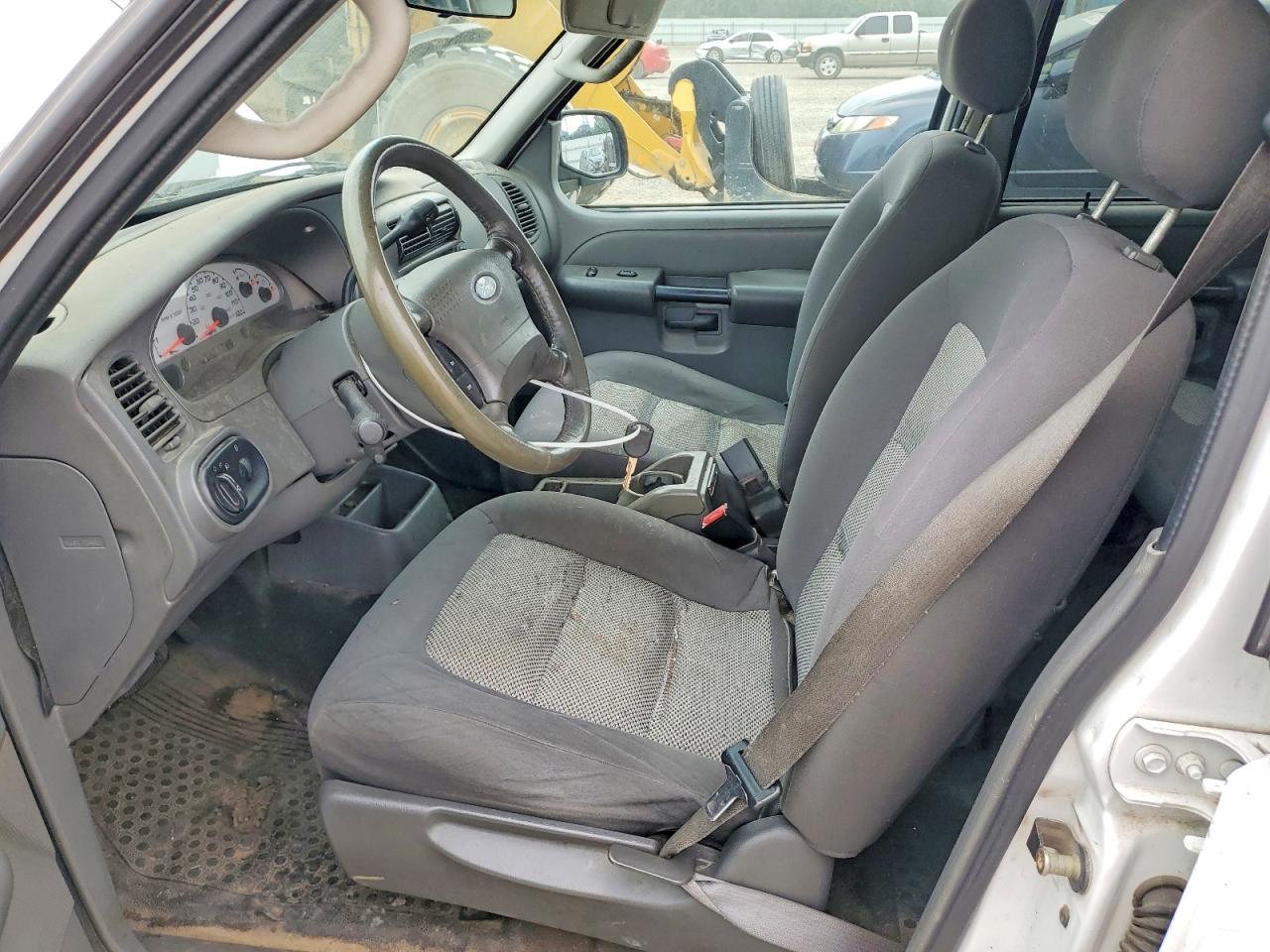 2004 Ford Explorer VIN 1FMZU67K84UA62262 photo 7