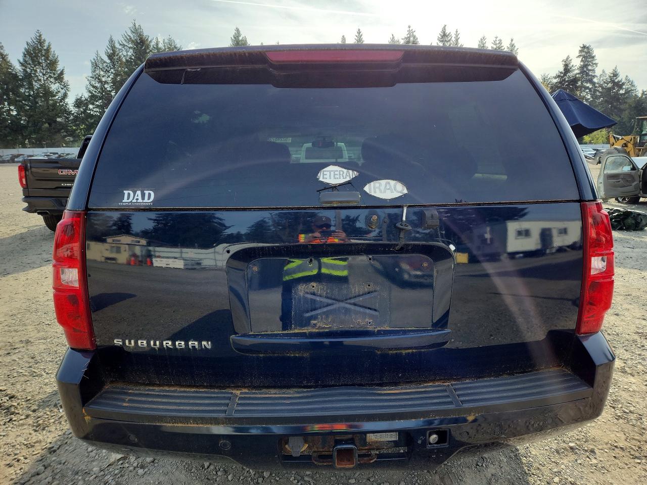 2007 Chevrolet Suburban VIN 1GNFK16337J164043 photo 6