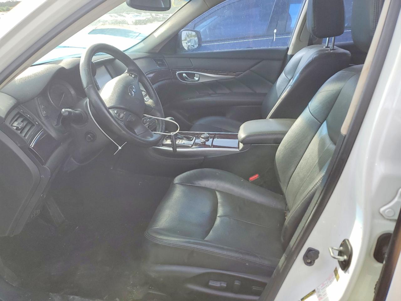 2018 Infiniti Q70 VIN JN1BY1AP9JM180160 photo 7